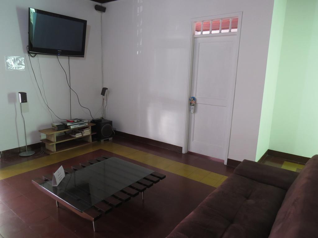 Hostal Casa Prado 메딜린 외부 사진