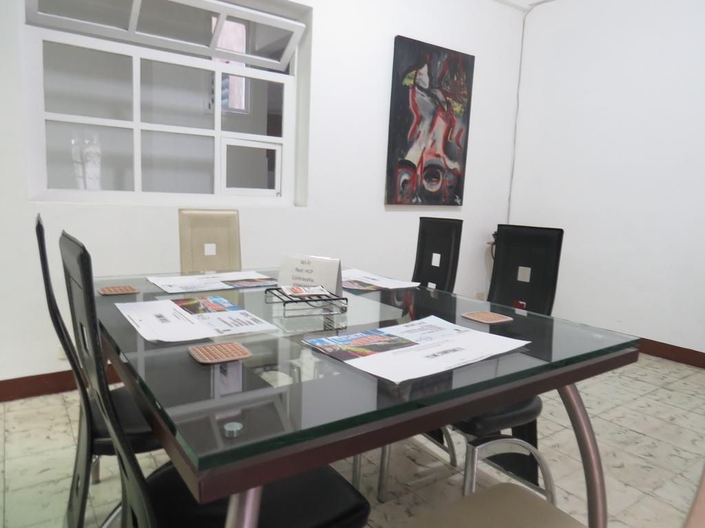 Hostal Casa Prado 메딜린 외부 사진
