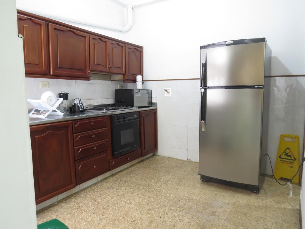 Hostal Casa Prado 메딜린 외부 사진