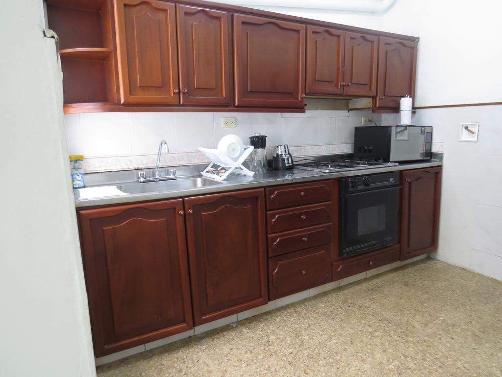 Hostal Casa Prado 메딜린 외부 사진